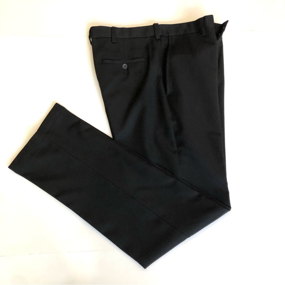 Men’s Haggar black dress pants NWOT size 32 x 34 Classic fit
